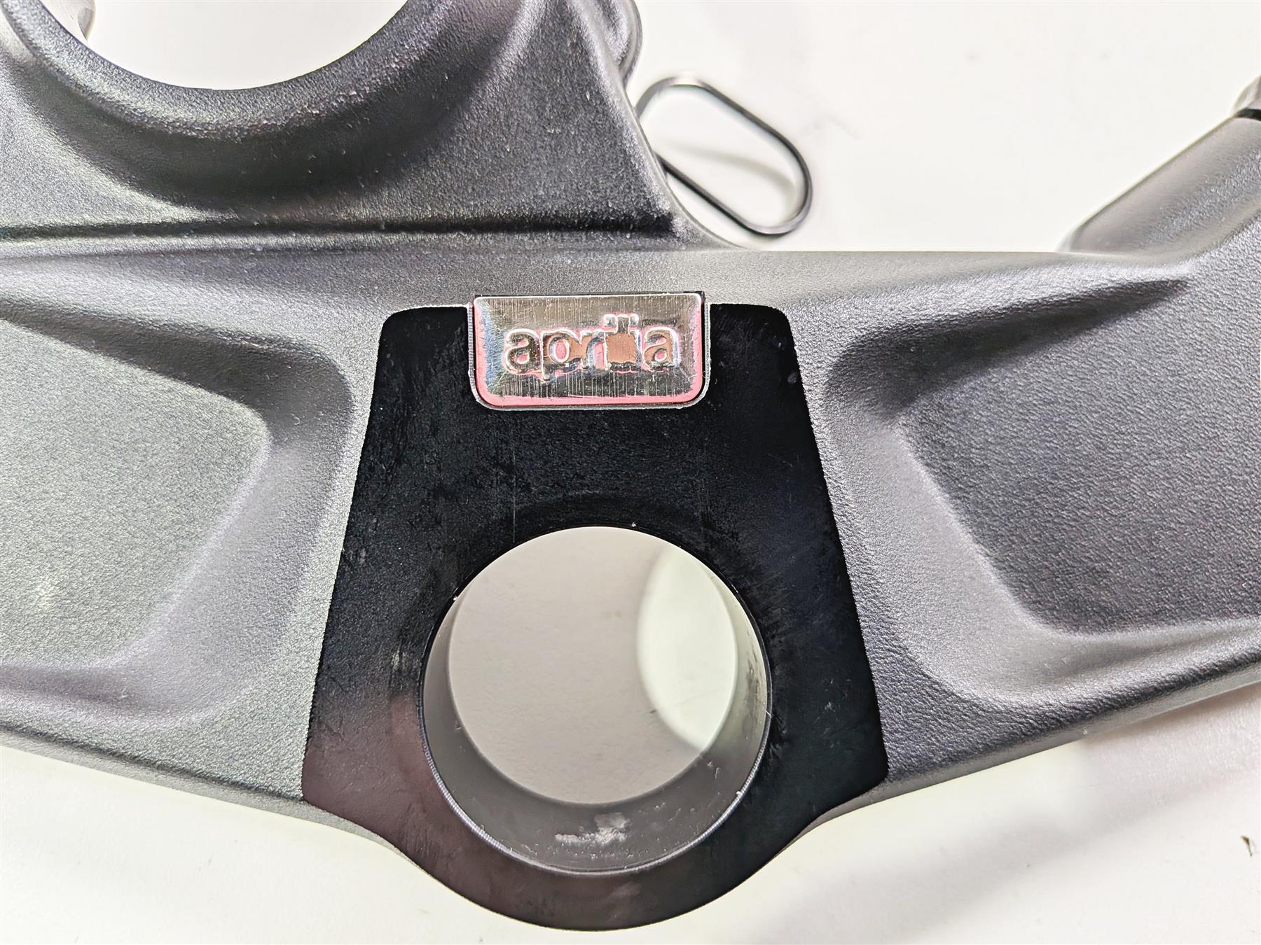 2018 Aprilia RSV4 RR Upper Triple Tree Steering Clamp 2B003830 858737 {{ shop.shopifyCountryName }} - Mototech271