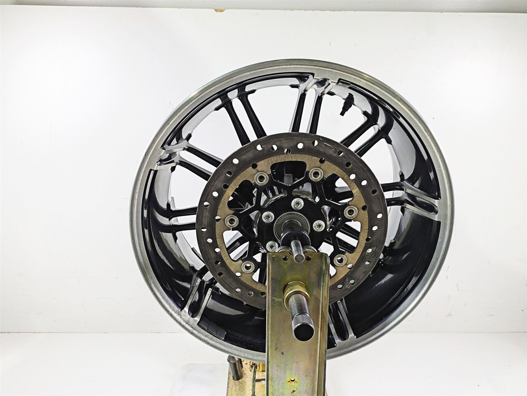 2018 Harley FXBR Softail Breakout Straight 18x8 Rear Wheel 10 Spoke 40900447 {{ shop.shopifyCountryName }} - Mototech271