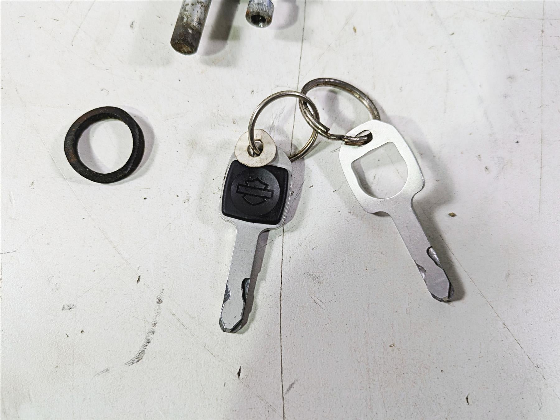 2018 Harley Softail FXFBS Fat Bob Fork Lock Keys Set 45600049