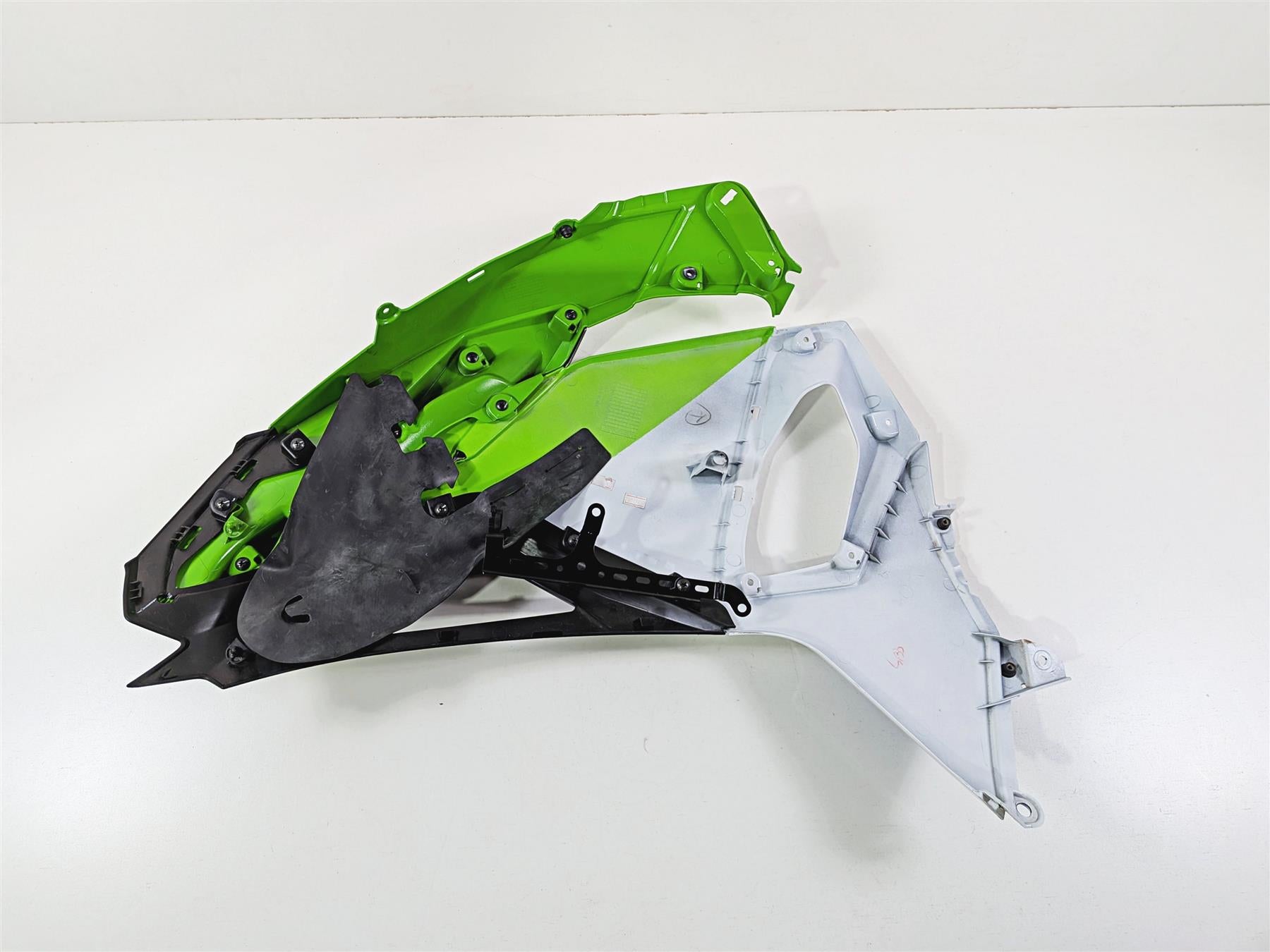 2024 Kawasaki EX500 Ninja 40th An. Right Side Main Cover Fairing 55061-5201 {{ shop.shopifyCountryName }} - Mototech271