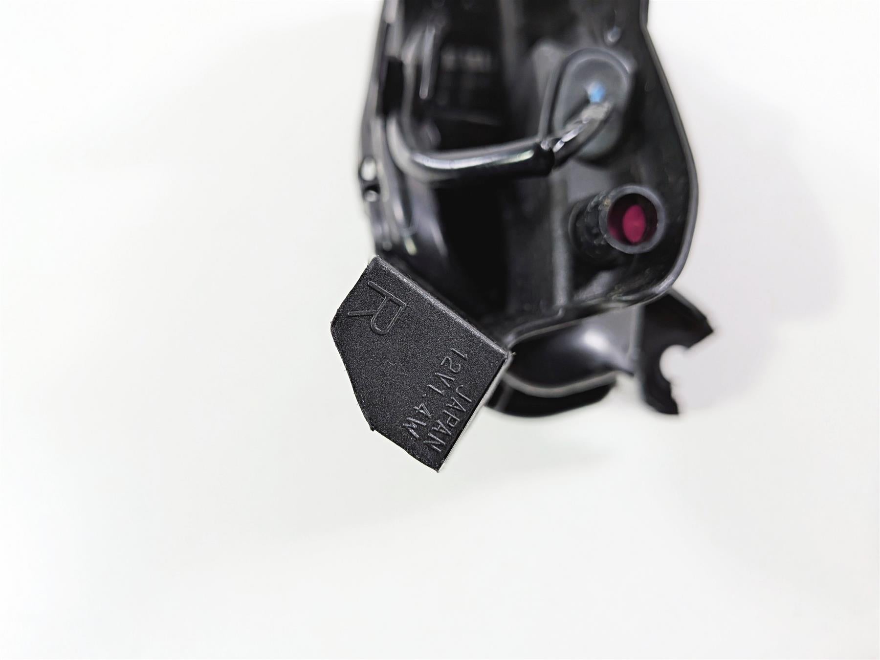 2025 Yamaha YZF R7 Right Pilot Headlight Running Lamp BEB-84302-00-00 {{ shop.shopifyCountryName }} - Mototech271