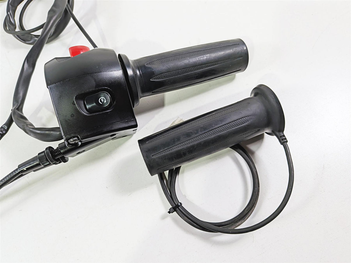 2013 Victory Vision Tour Right Hand Control Switch & Grip Heater 4011357 {{ shop.shopifyCountryName }} - Mototech271