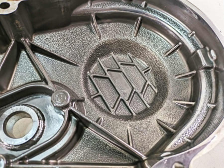 2005 Harley Dyna FXDL Low Rider Outer Primary Drive Clutch Cover 60543-99B {{ shop.shopifyCountryName }} - Mototech271