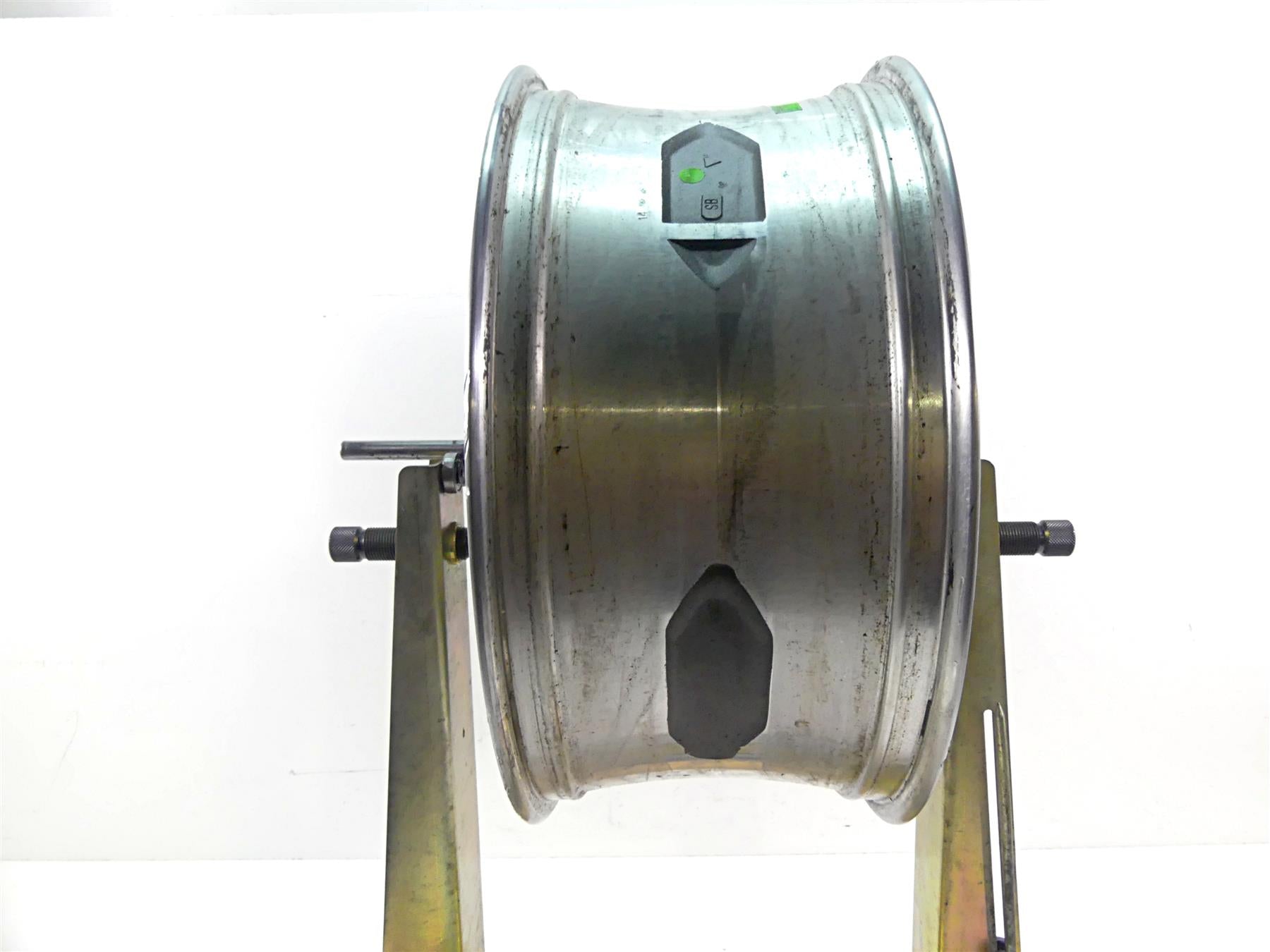 2015 Harley VRSCF Muscle V-Rod Straight Rear Wheel Rim 18x8 -Read 40900169 {{ shop.shopifyCountryName }} - Mototech271