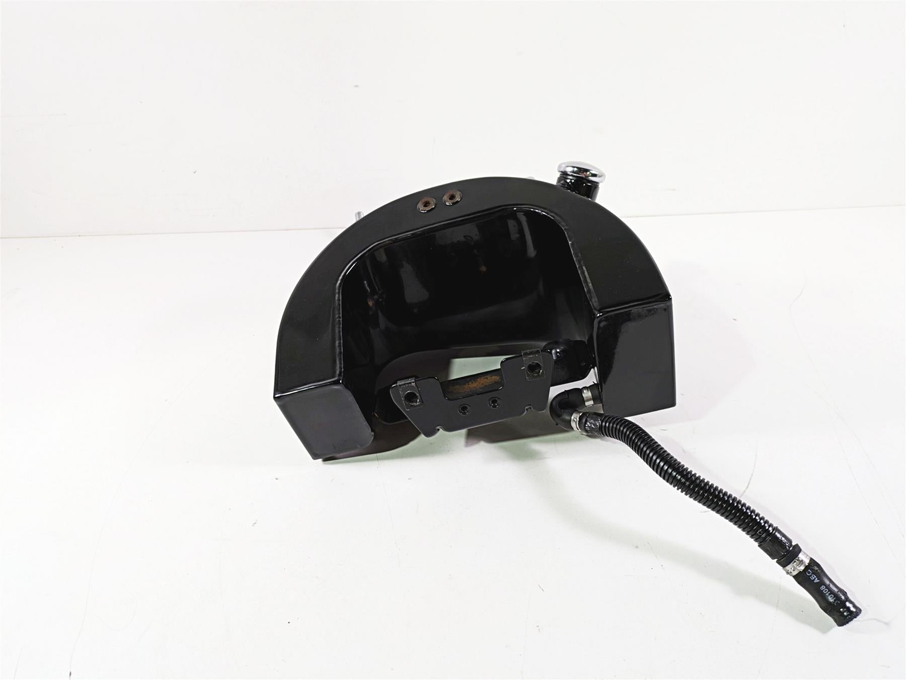 2008 Harley FLSTSB Cross Bones Oil Tank Reservoir & Lines - No Leaks 62492-00B {{ shop.shopifyCountryName }} - Mototech271