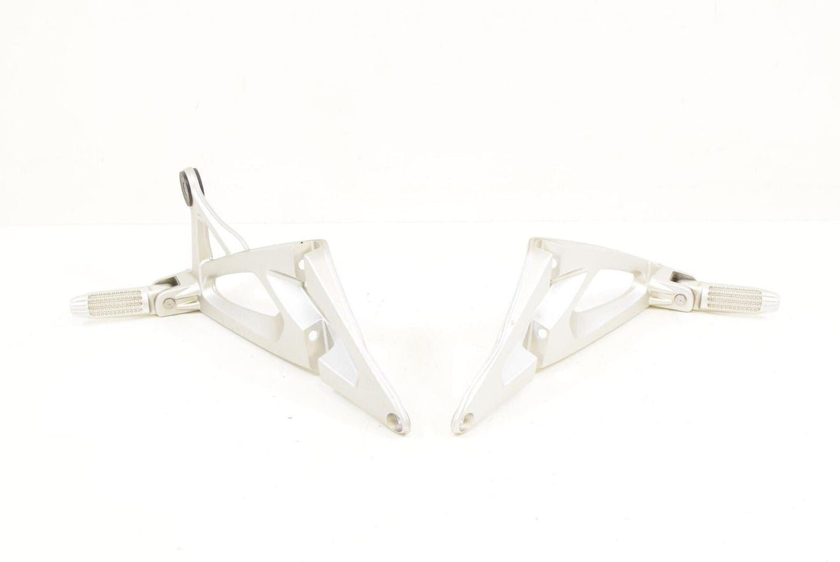 06 BMW K1200S K1200 S K40 L&R Passenger Rider Footpeg Foot Peg Set 46717660170 {{ shop.shopifyCountryName }} - Mototech271