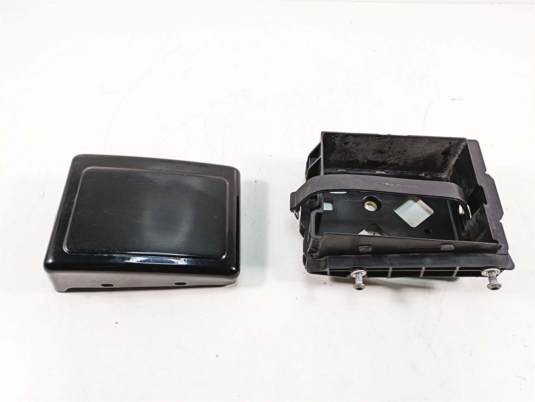 2012 Harley FLD Dyna Switchback Battery Tray Carrier Stay & Cover 70379-06B {{ shop.shopifyCountryName }} - Mototech271