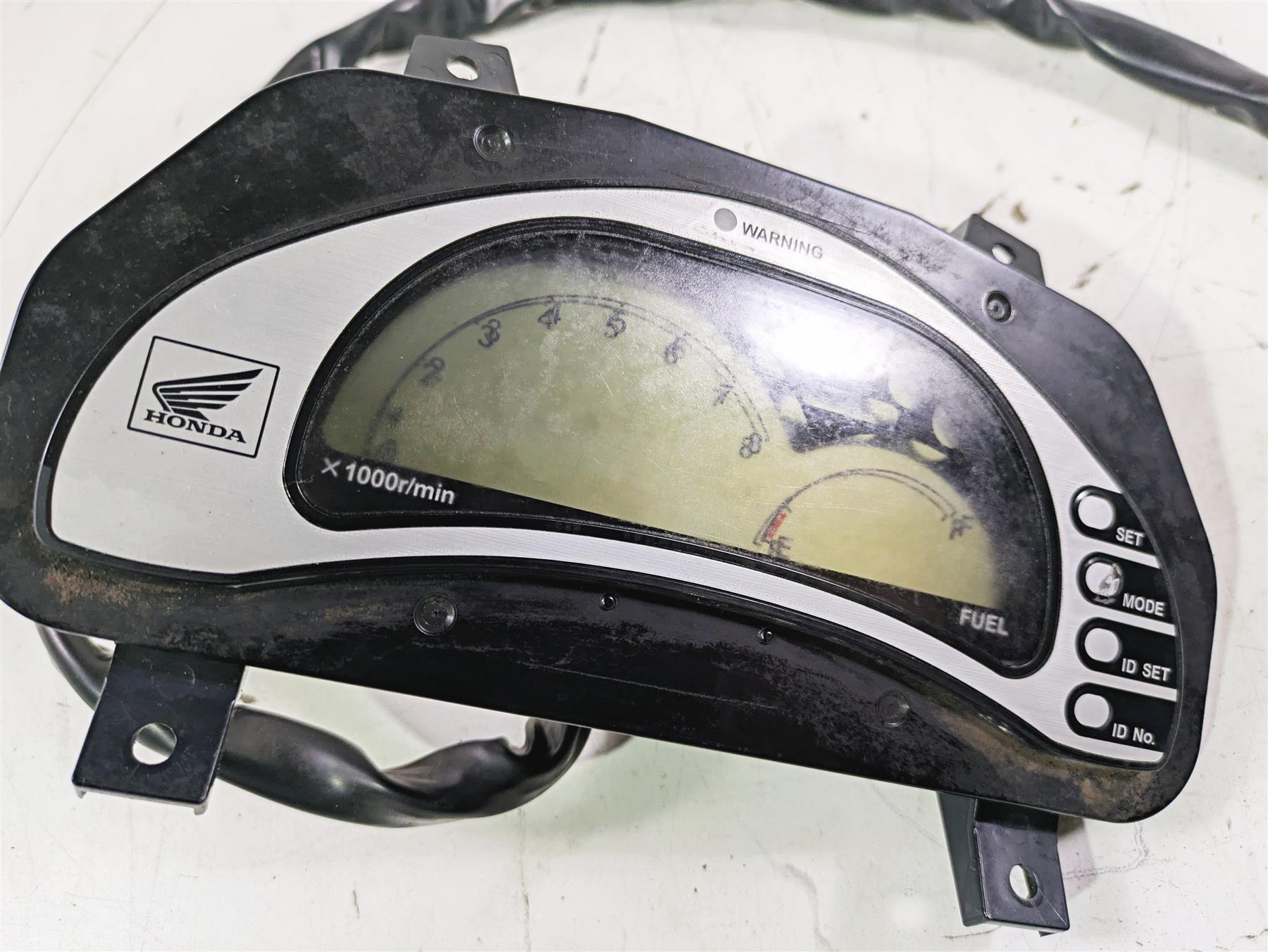 2004 Honda Aquatrax R-12X Gauges Meter Instrument Cluster 187H 37100-HW3-671 {{ shop.shopifyCountryName }} - Mototech271