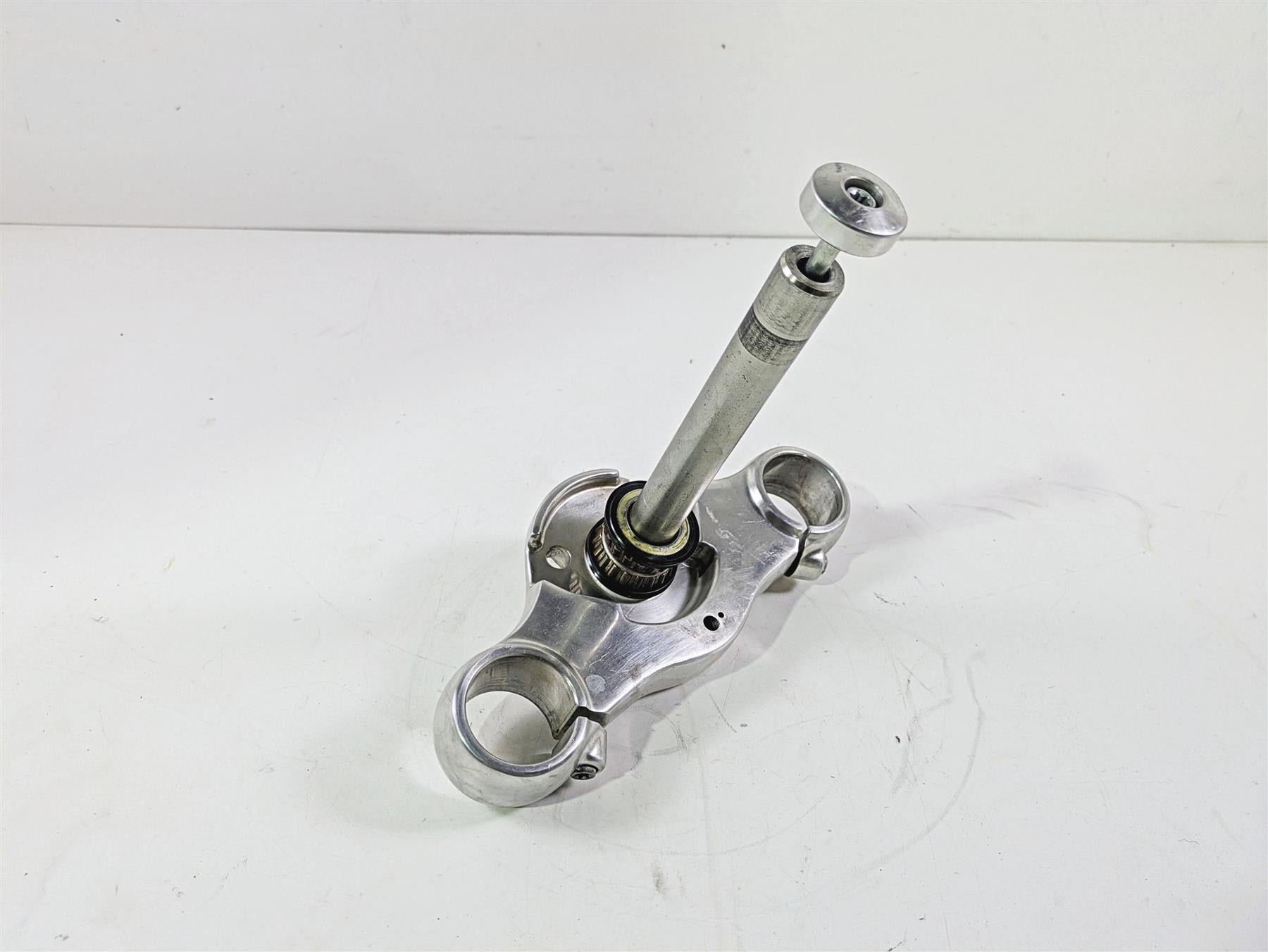 2020 Harley Softail FXST Standard Lower Triple Tree Steering Clamp 45900299 {{ shop.shopifyCountryName }} - Mototech271