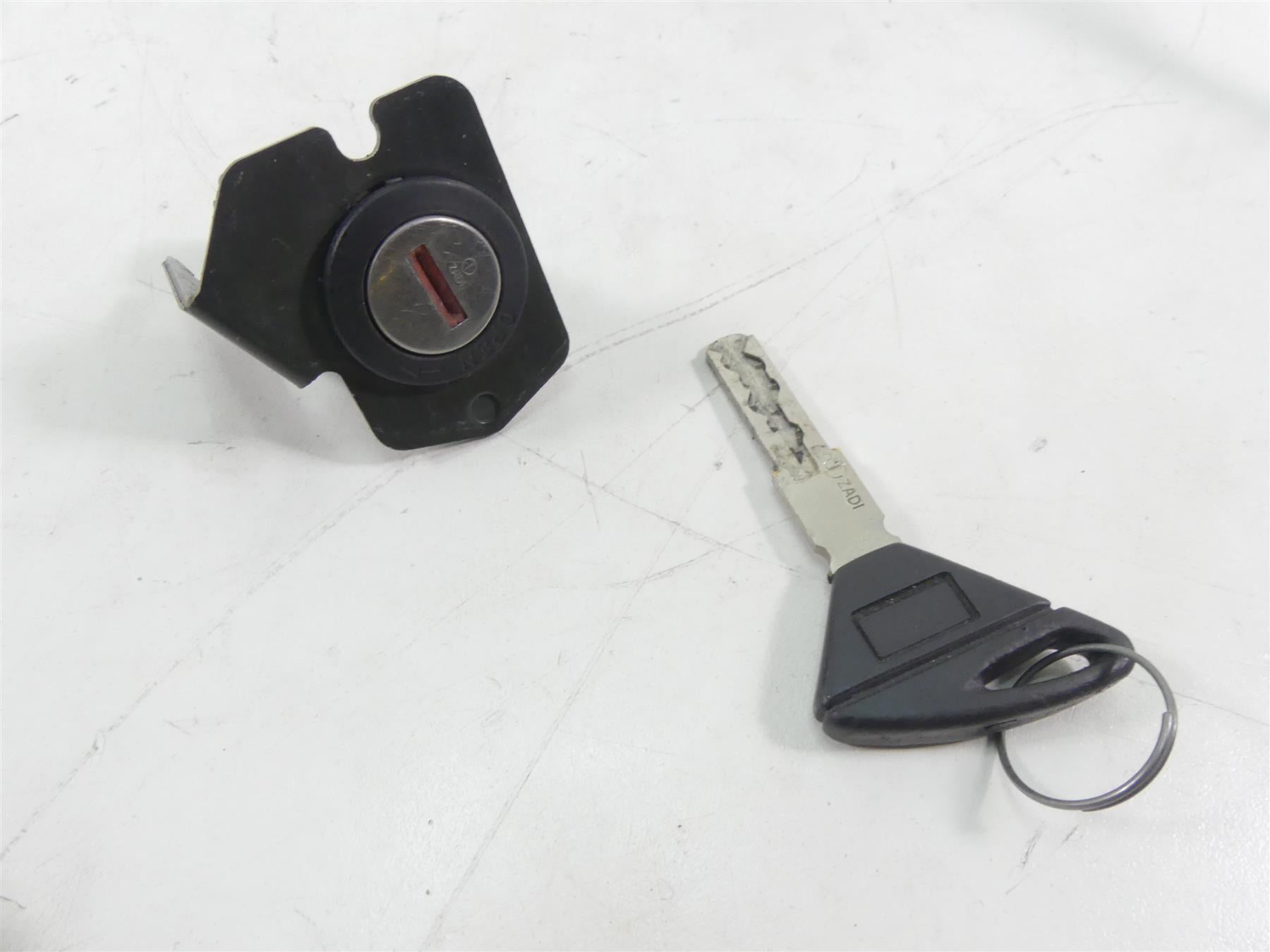 2004 Aprilia RSV1000 R Mille Ignition Switch Key Lock Set AP8127555 AP8104333 {{ shop.shopifyCountryName }} - Mototech271