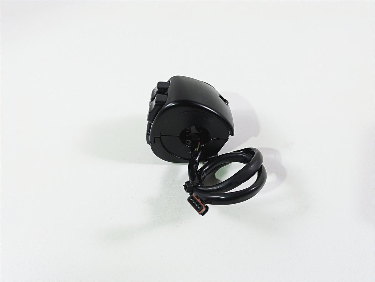 2019 Harley Softail FXDR 114 Left Hand Light Control Switch 71500292 {{ shop.shopifyCountryName }} - Mototech271