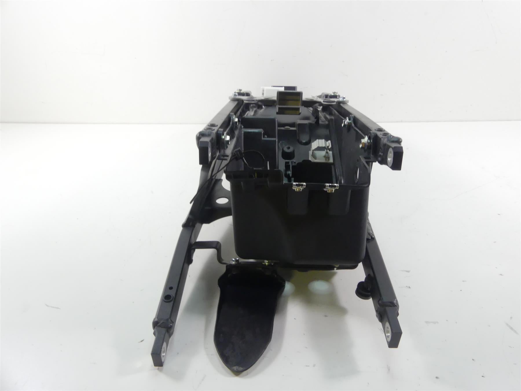 2017 Yamaha XT1200Z Super Tenere Rear Subframe & Inner Fender Set 2BS-21190-10 {{ shop.shopifyCountryName }} - Mototech271