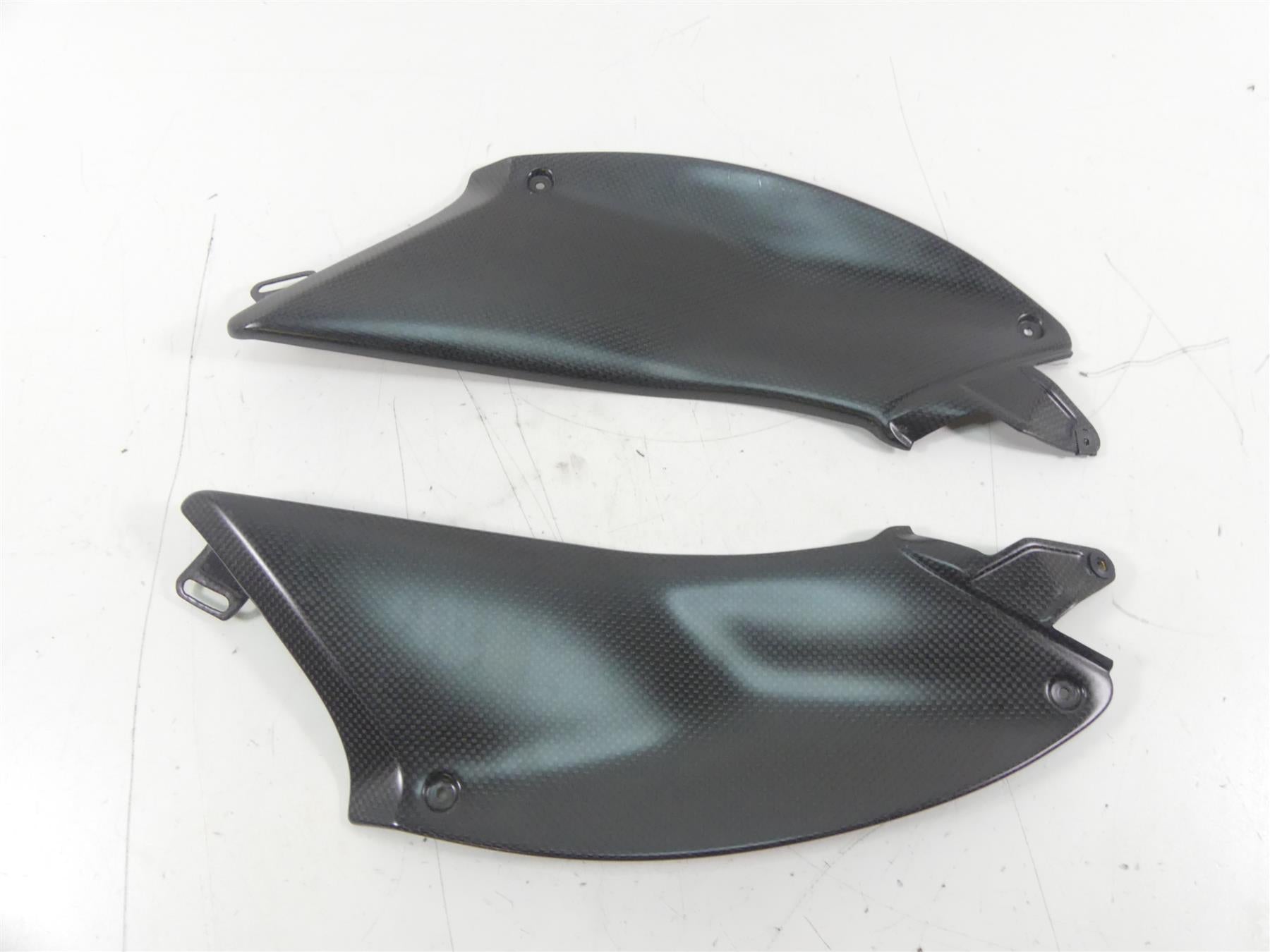 2015 Ducati Diavel Carbon Red Fiber Under Tank Knee Cover Fairing Set 48015241A {{ shop.shopifyCountryName }} - Mototech271