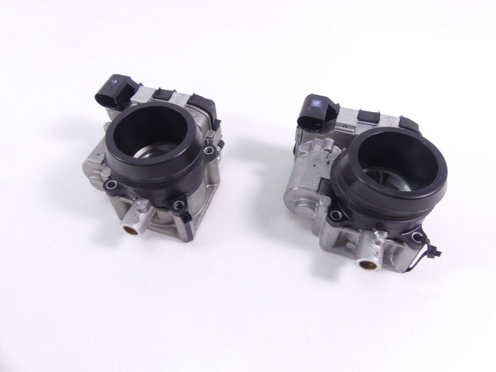 2013 Ducati Hyperstrada 821 Throttle Body Fuel Injector Set 28240903A {{ shop.shopifyCountryName }} - Mototech271