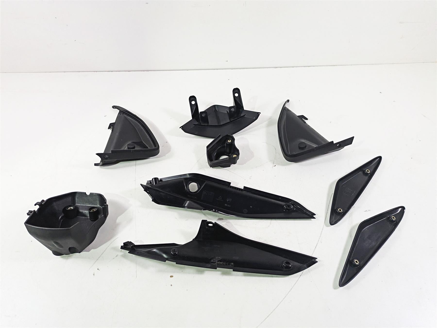 2015 Ducati Hypermotard 821 SP Plastic Frame Infill Cover Fairing Set 48211701A {{ shop.shopifyCountryName }} - Mototech271