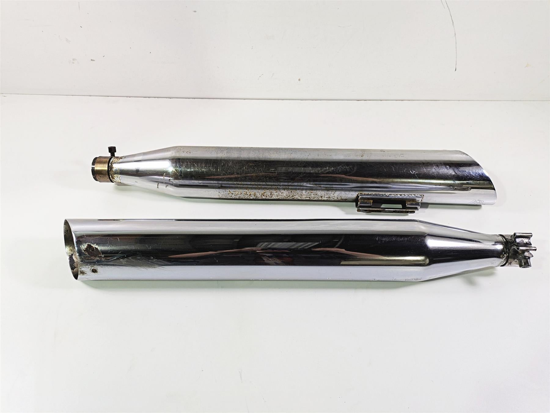2005 Harley Touring FLHRI Road King Vance Hines Slip On Muffler 5