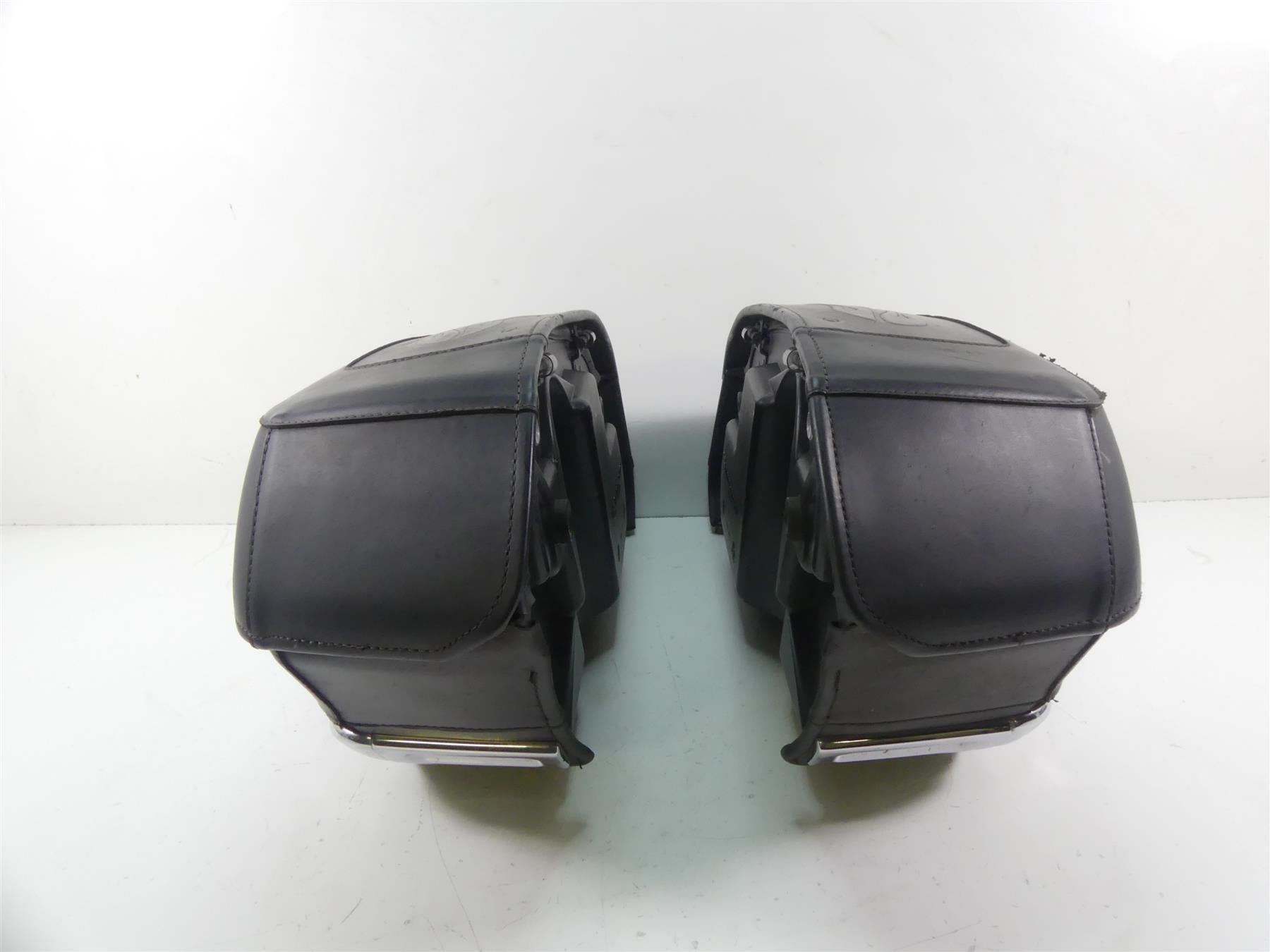 2007 Harley Touring FLHR SE CVO Road King Saddlebag Saddle Bag Set 88221-07 {{ shop.shopifyCountryName }} - Mototech271