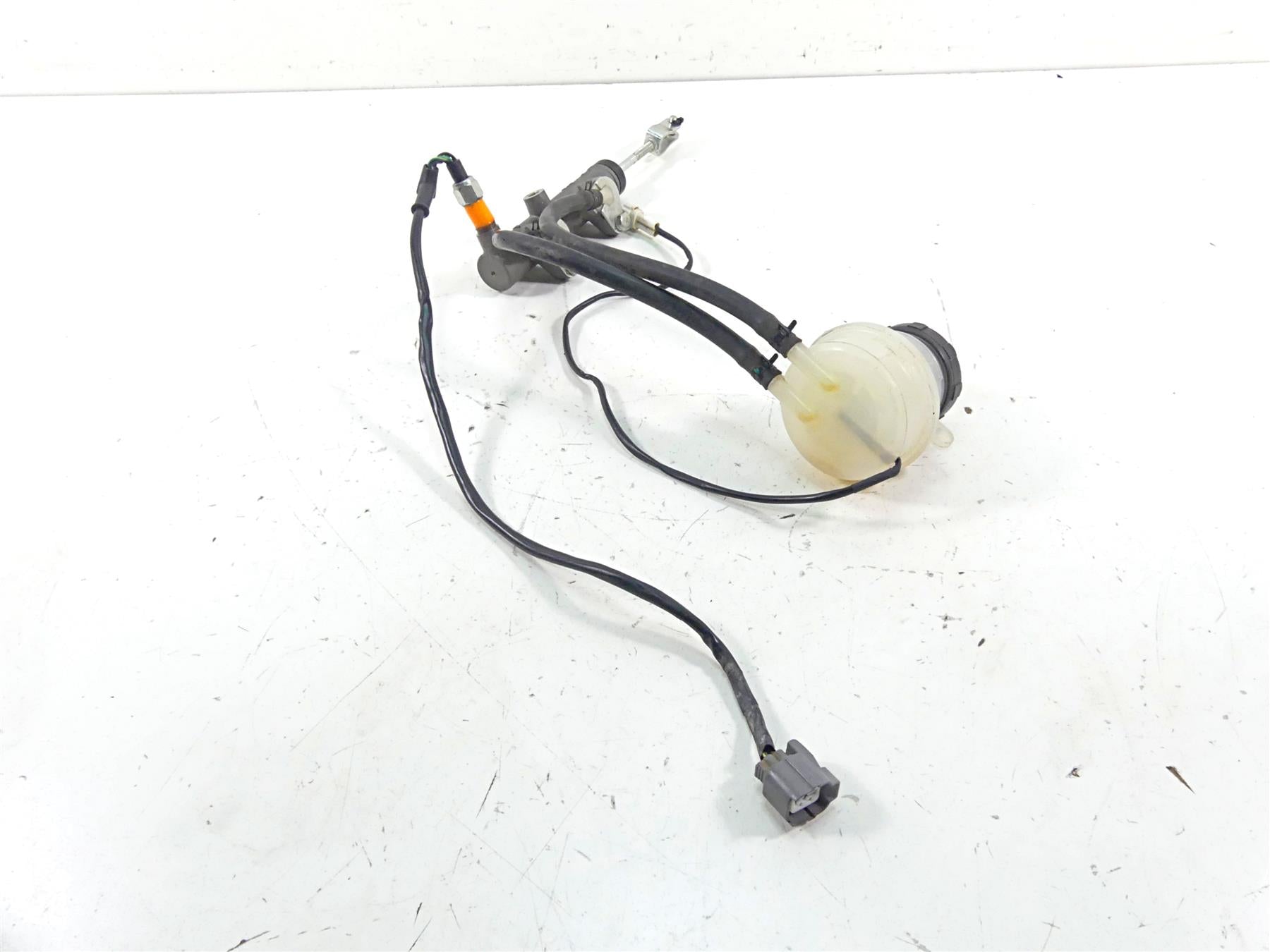 2021 CFMoto Zforce 950 Sport Main Brake Master Cylinder 5BWB-081100 {{ shop.shopifyCountryName }} - Mototech271