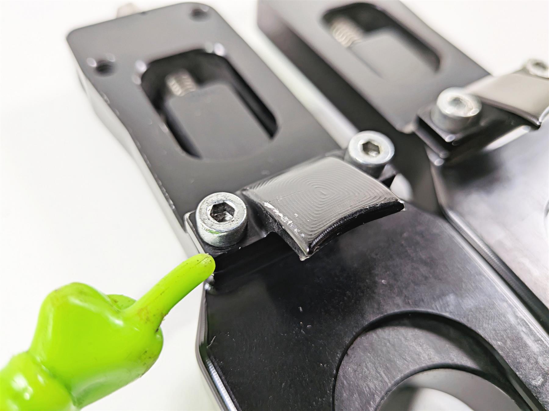 2018 Aprilia RSV4 RR Bonamici Racing Chain Adjusters Black CODE CHAD04_BK {{ shop.shopifyCountryName }} - Mototech271