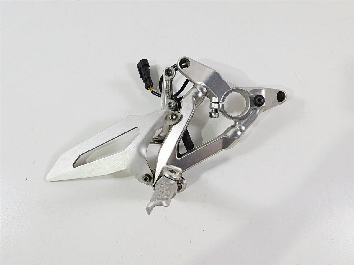 2017 Ducati Panigale 1299 Right Foot Peg & Frame Mount 82414621AA 8291E071AA-Mototech271