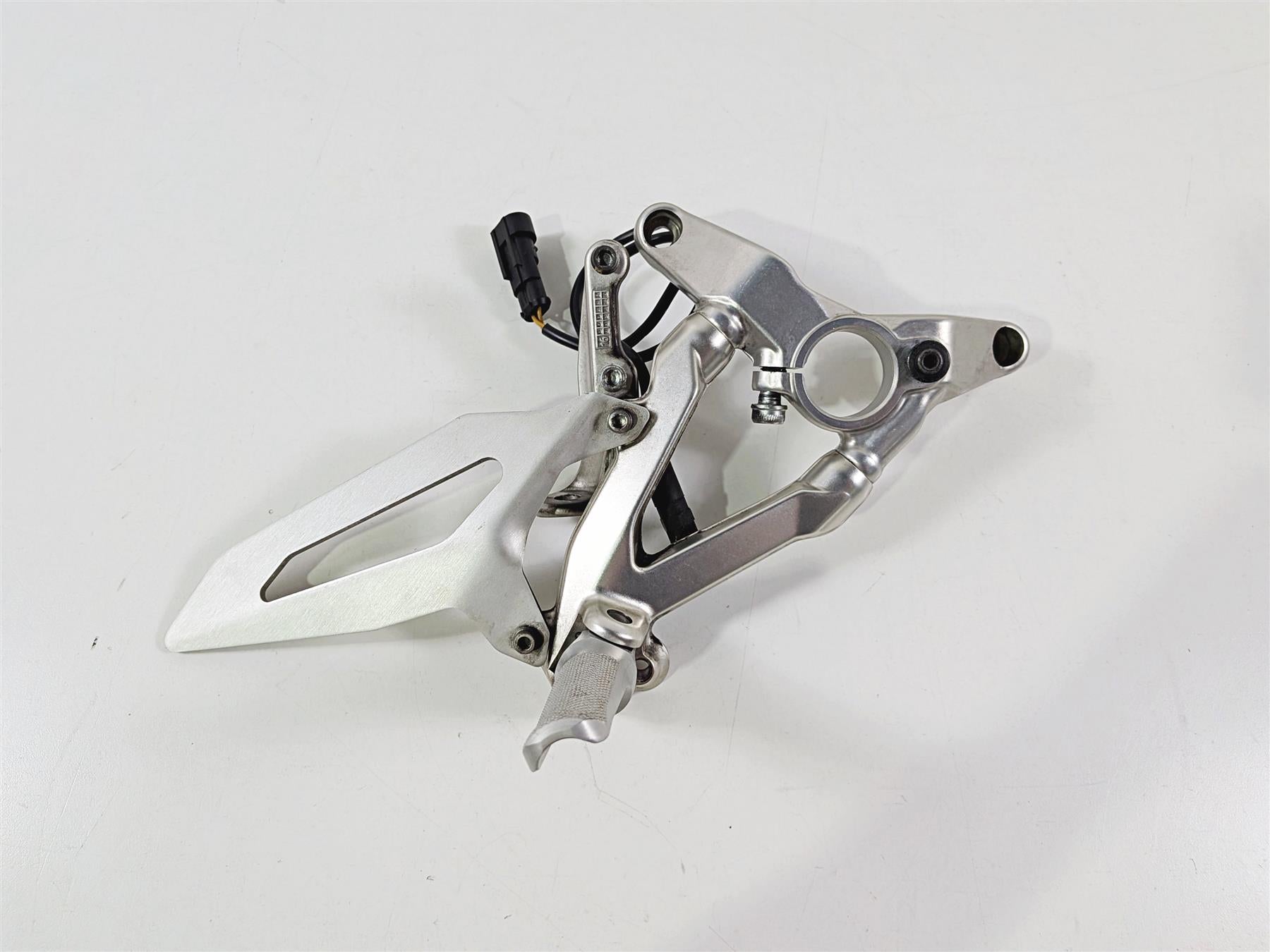 2017 Ducati Panigale 1299 Right Foot Peg & Frame Mount 82414621AA 8291E071AA-Mototech271