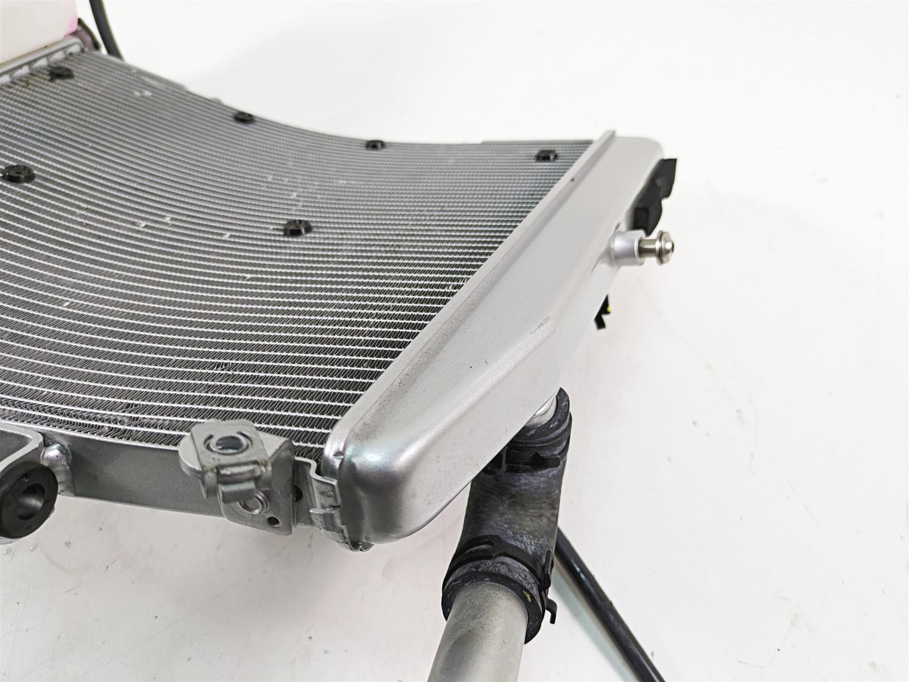 2020 Aprilia Tuono V4 Factory Radiator Fan Hoses Reservoir -Read 2B003834 {{ shop.shopifyCountryName }} - Mototech271