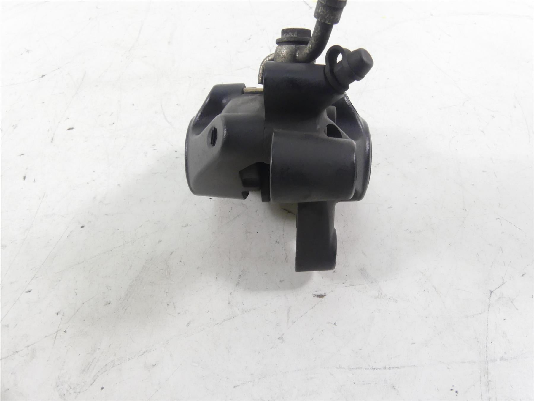 2019 Harley Softail FXBB Street Bob Front Brake Caliper & Line 41300095 {{ shop.shopifyCountryName }} - Mototech271