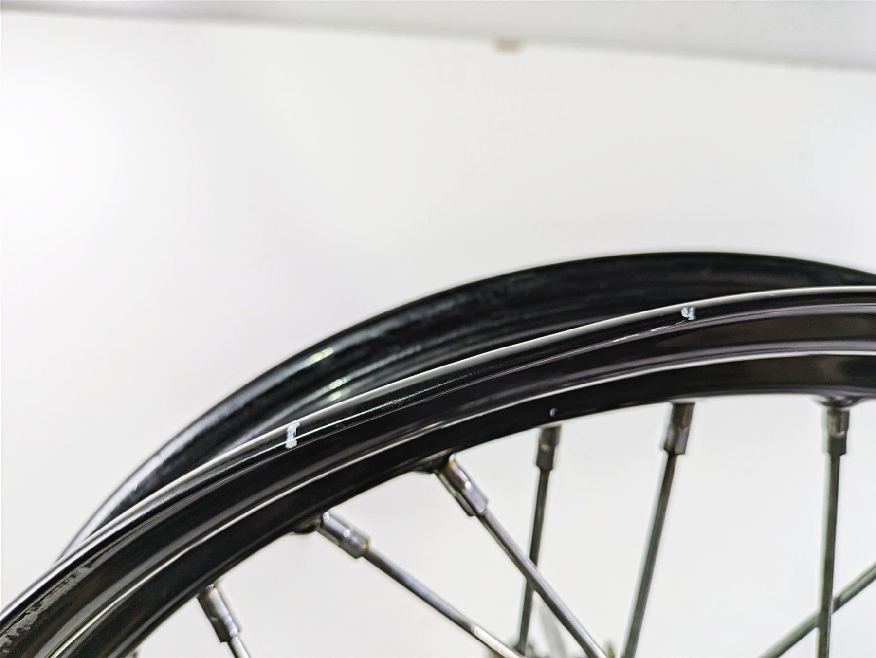 2017 Harley Dyna FXDB Street Bob 19x2.5 Front Wheel Spoke Rim - Read 41425-09 {{ shop.shopifyCountryName }} - Mototech271