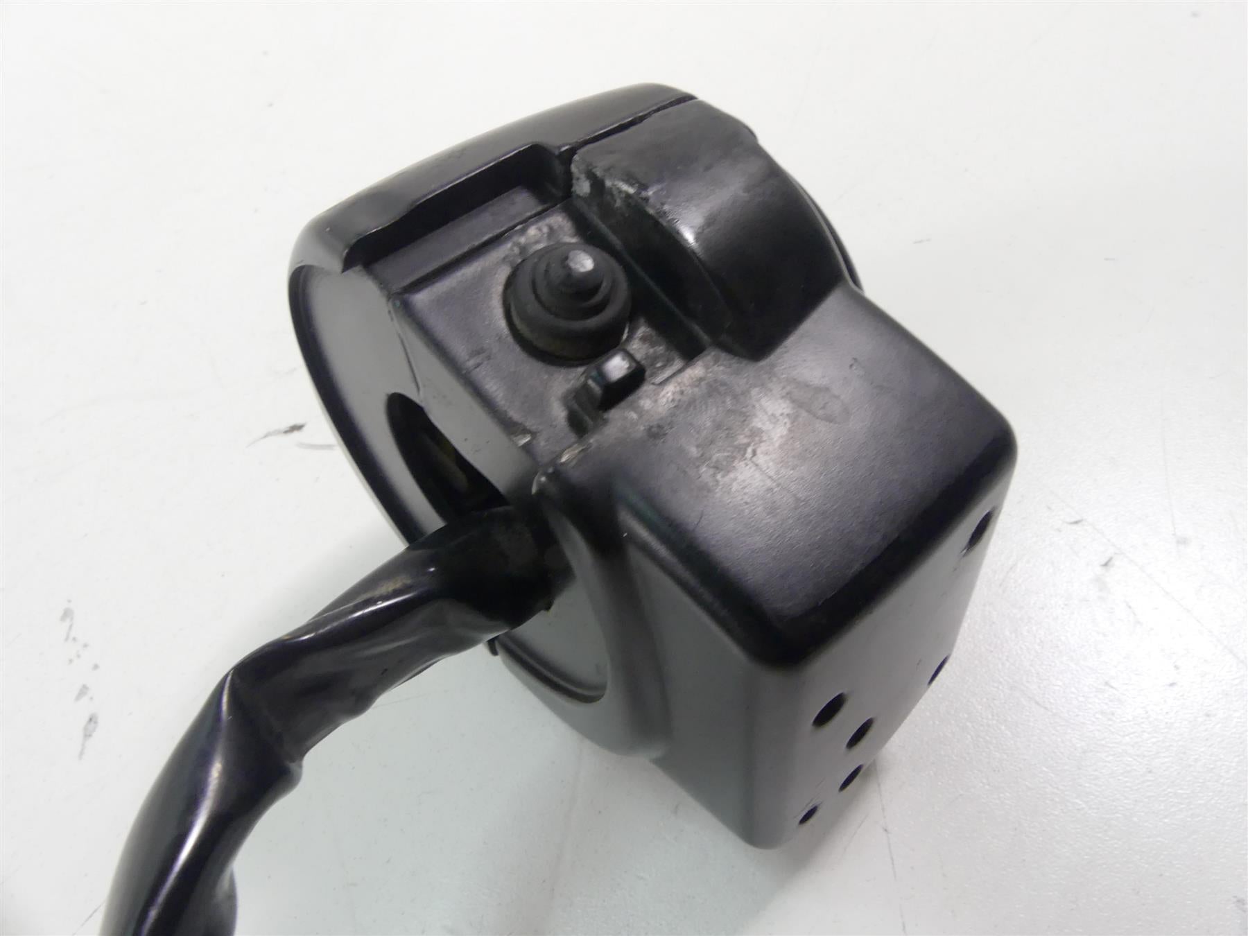 2011 Harley Touring FLTRX Road Glide Left Hand Audio Control Switch 71682-06A {{ shop.shopifyCountryName }} - Mototech271
