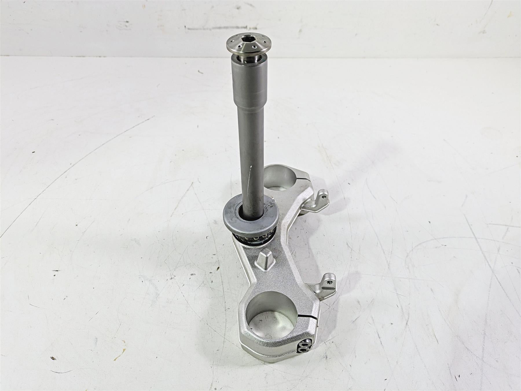 2023 BMW G310R K03 Lower Triple Tree Steering Clamp 31428557754 {{ shop.shopifyCountryName }} - Mototech271
