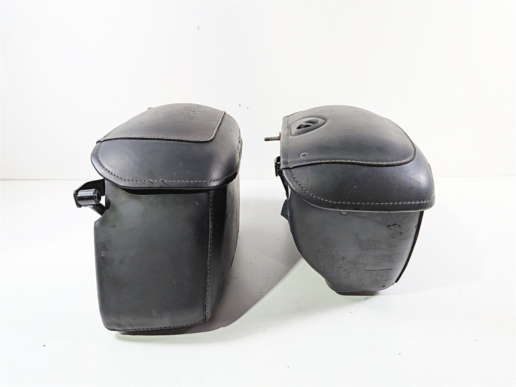 2012 Harley Softail FLSTF Fat Boy Saddlebag & Mounts Leather Hard Bags 53061-00B {{ shop.shopifyCountryName }} - Mototech271