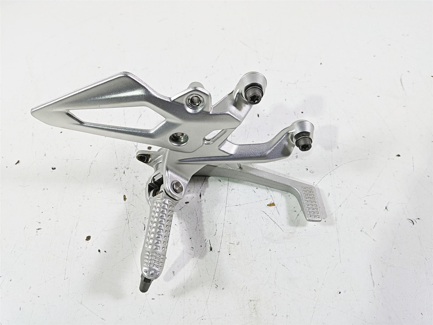 2017 BMW S1000R K47 Right Rider Footpeg & Brake Pedal Set 46718562398 8542083 {{ shop.shopifyCountryName }} - Mototech271
