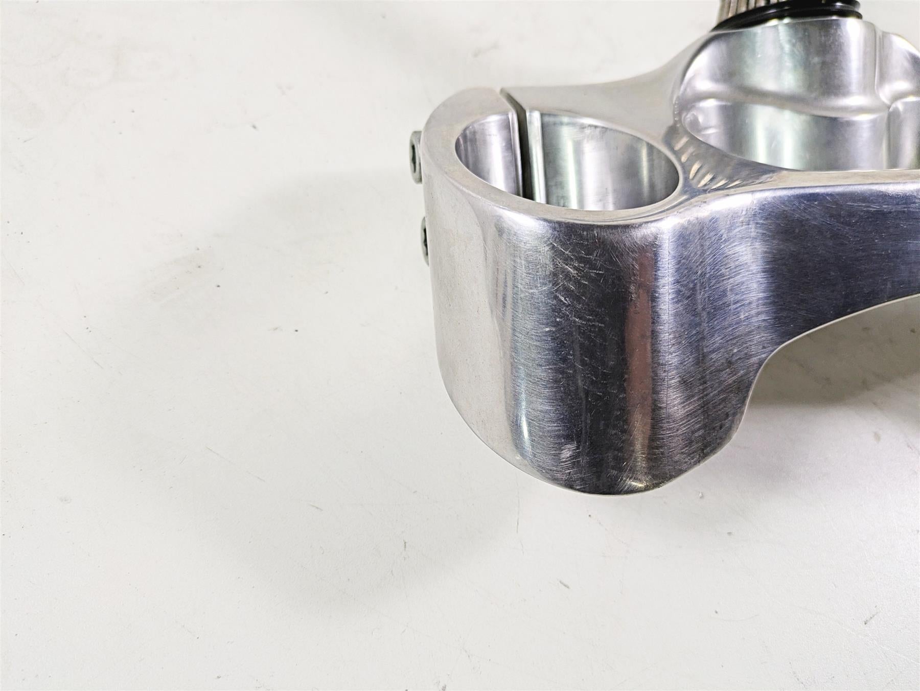 2006 Harley VRSCR Street V-Rod Lower Triple Tree Steering Clamp 46781-06A {{ shop.shopifyCountryName }} - Mototech271