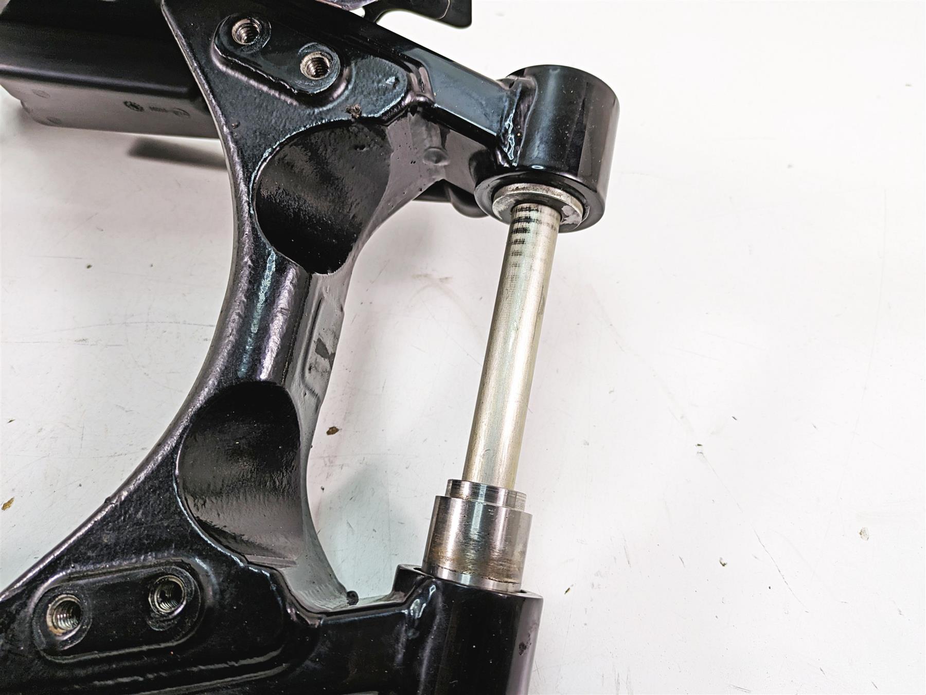 2015 Harley FXDL Dyna Low Rider Rear Swingarm Swing Arm & Belt Guards 47820-10 {{ shop.shopifyCountryName }} - Mototech271