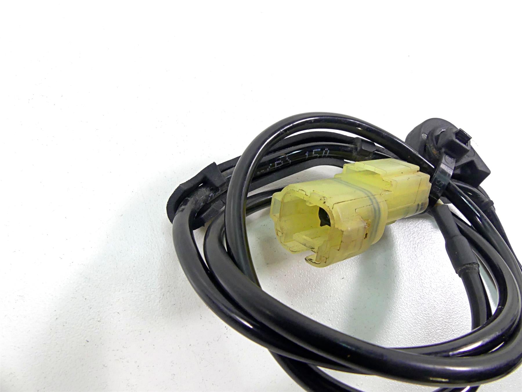 2022 Triumph Speed Triple 1200 RS Front Abs Brake Wheel Speed Sensor T2028270 {{ shop.shopifyCountryName }} - Mototech271