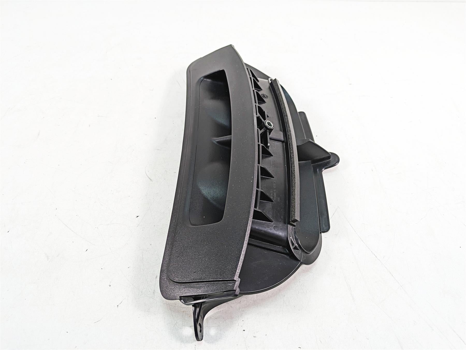 2020 Harley Touring FLHX Street Glide Front Fairing Air Duct Inlet Vent 29200088 {{ shop.shopifyCountryName }} - Mototech271