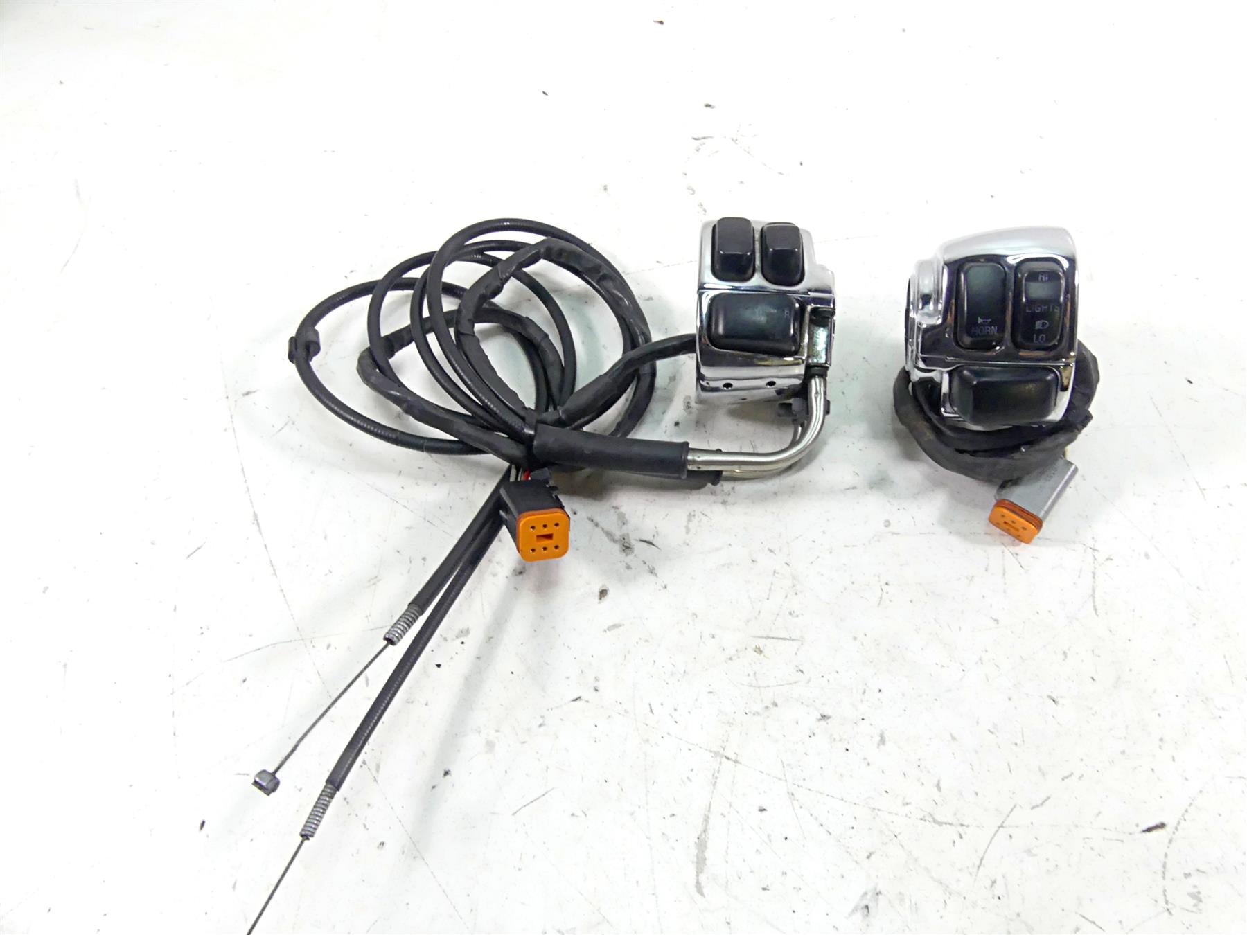 1997 Harley Sportster XL1200 C Left Right Control Switch Set 71682-06A 71591-96A {{ shop.shopifyCountryName }} - Mototech271