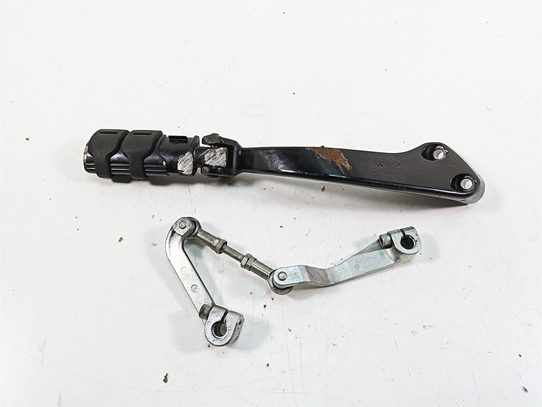 2020 Harley Softail FXBB Street Bob Left Footpeg Foot Peg & Shifter 50500603 {{ shop.shopifyCountryName }} - Mototech271