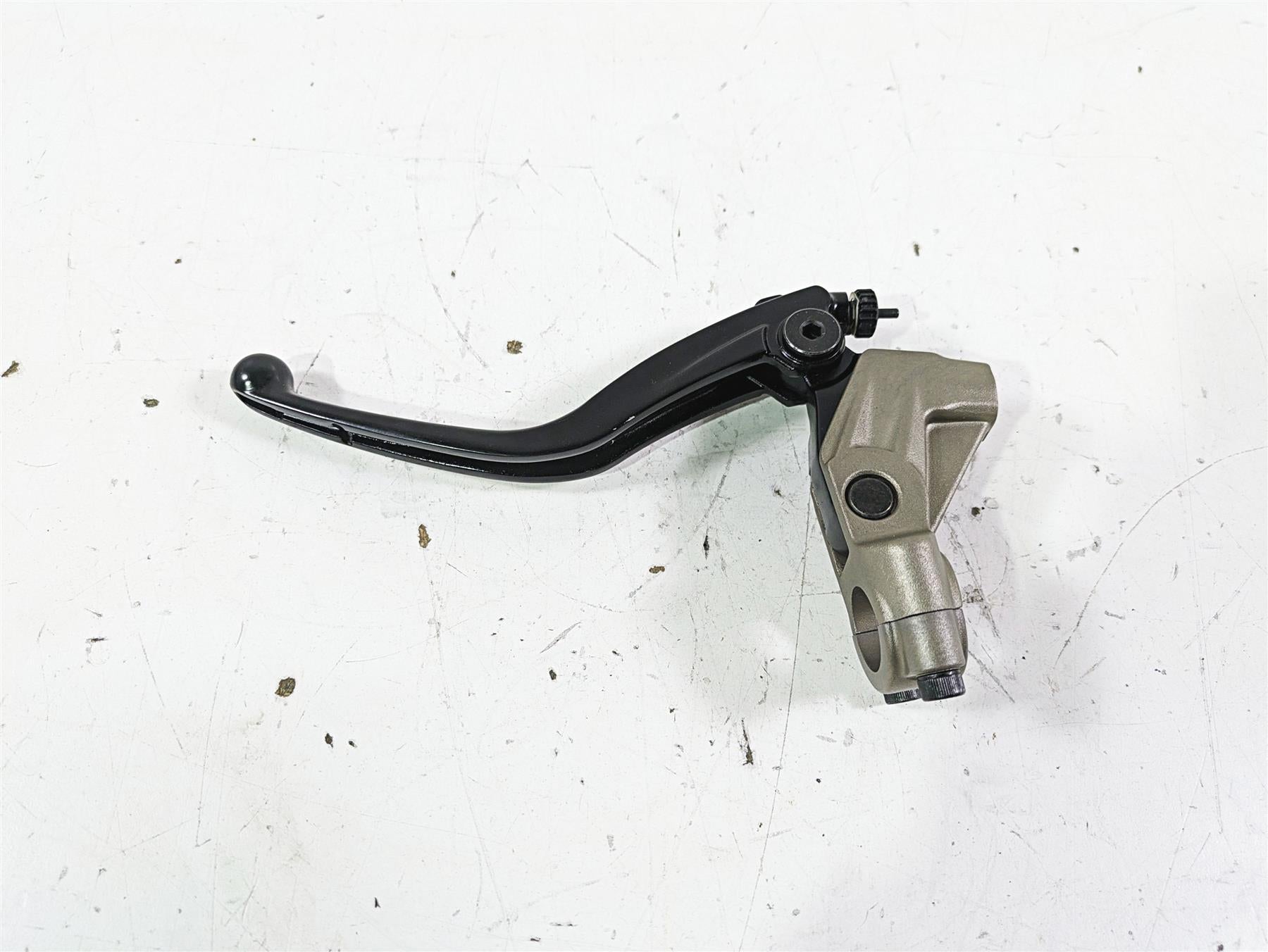2023 Triumph Street Triple 765 RS Clutch Perch & Lever T2043061 {{ shop.shopifyCountryName }} - Mototech271