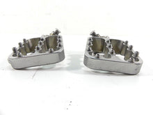 Load image into Gallery viewer, 2009 BMW R1200GS K255 Adv Fastway Evolution III Footpeg Foot Peg Set 22-5-001 | Mototech271
