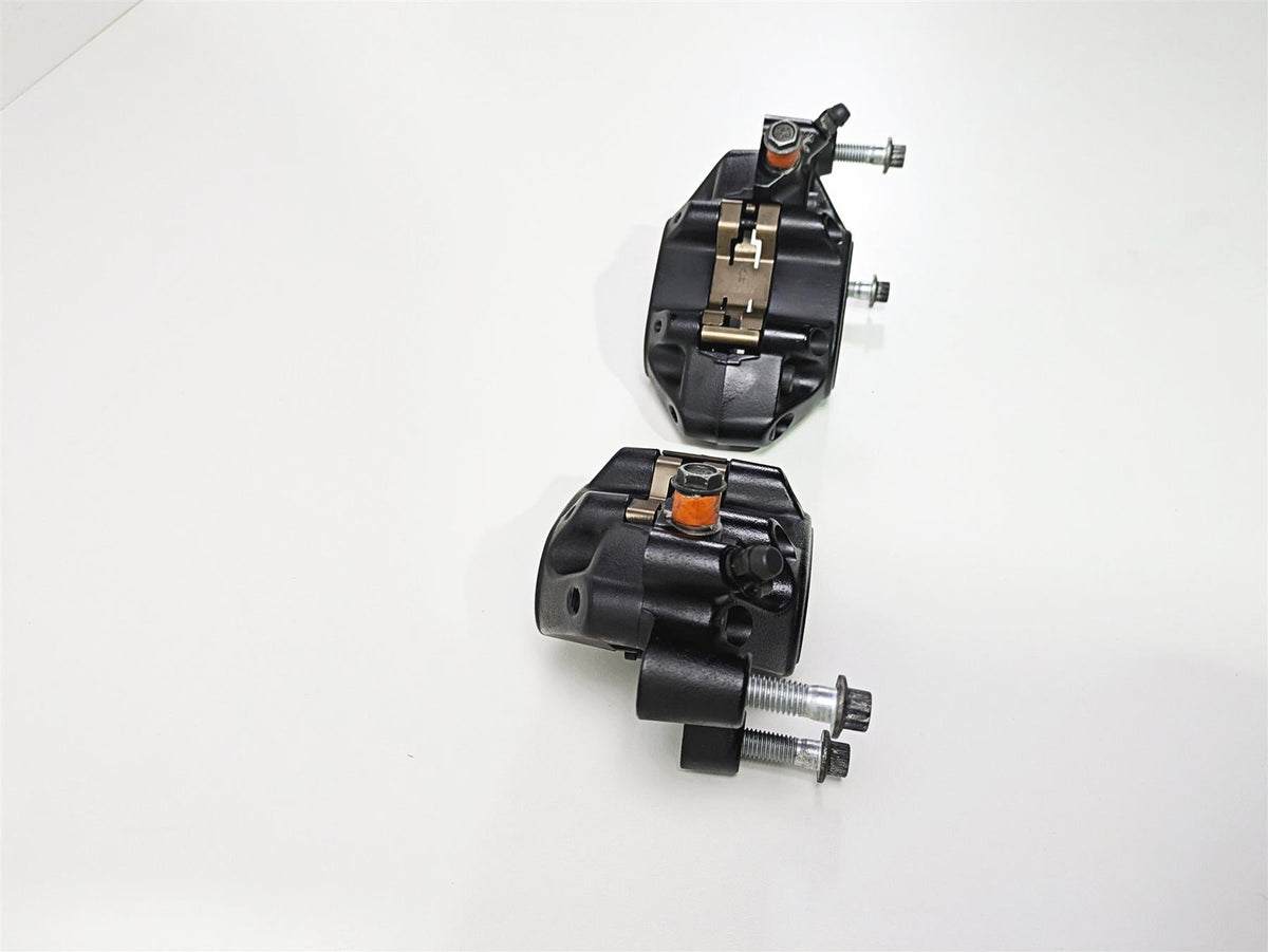 2019 Harley Softail FXDR 114 Front Brake Caliper Set 41300095 41300205 {{ shop.shopifyCountryName }} - Mototech271