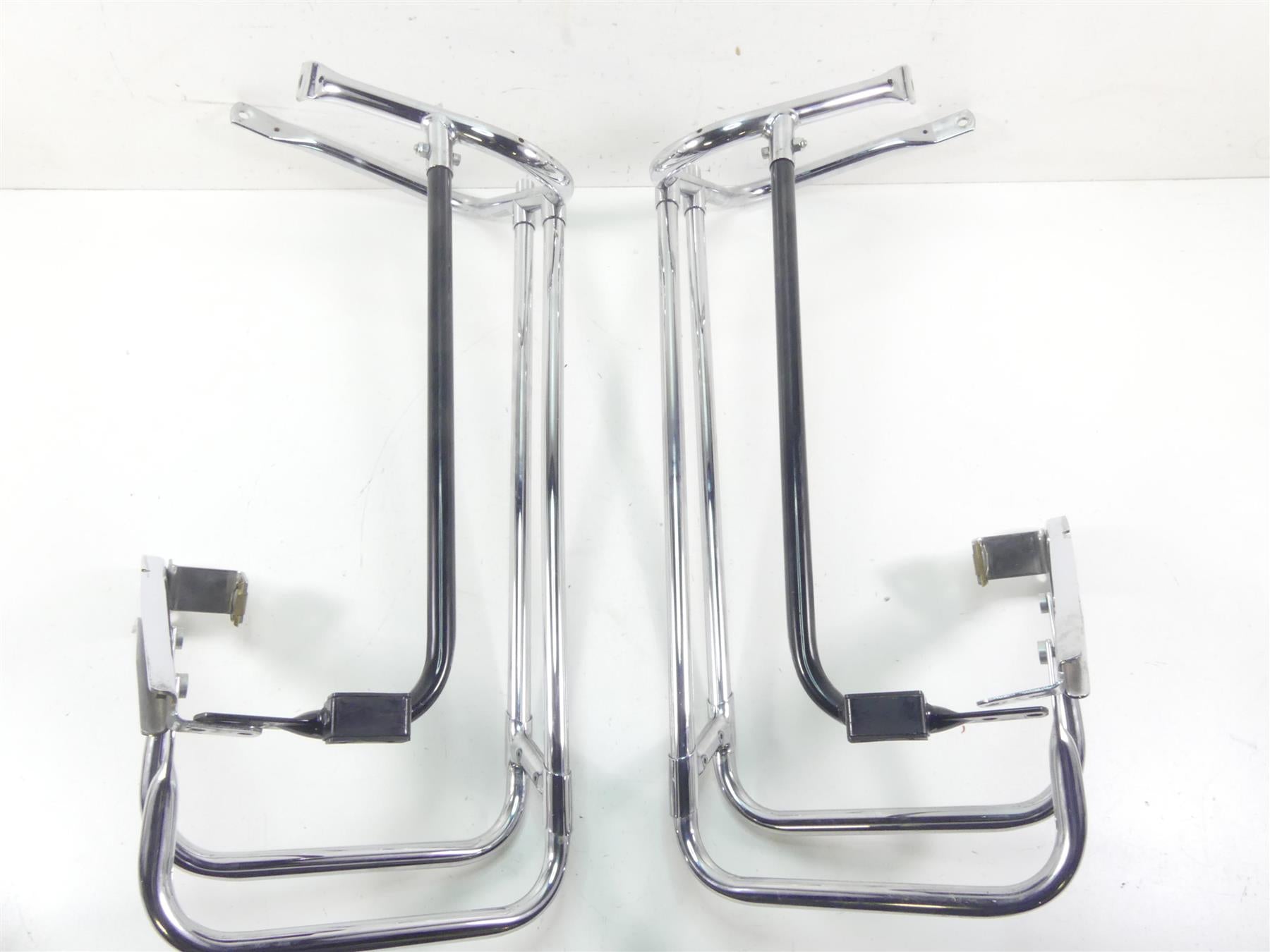 1999 Harley Touring FLHTCUI Electra Glide Saddlebag Guard Set 49188-97 49172-97 {{ shop.shopifyCountryName }} - Mototech271