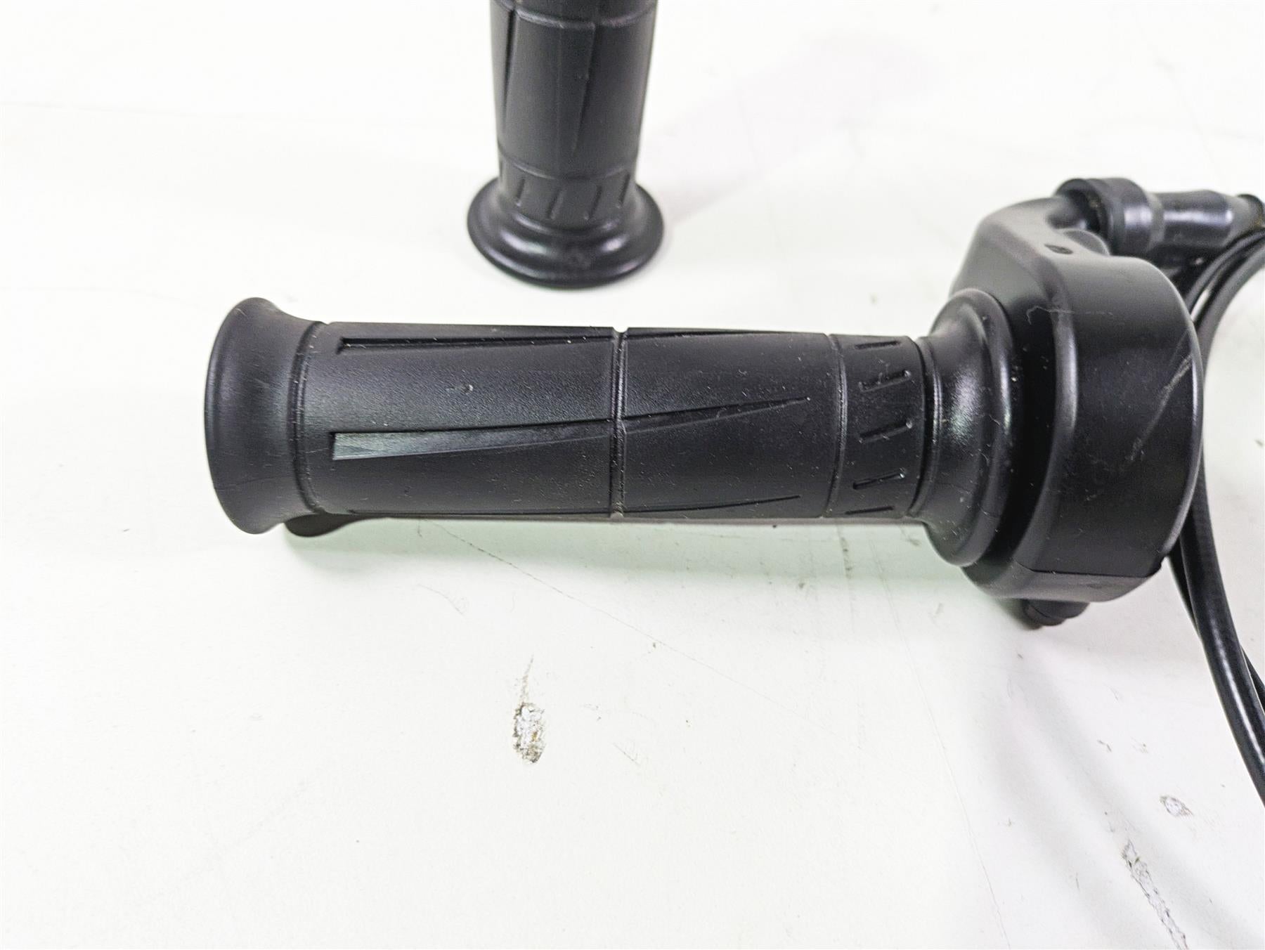 2024 Kawasaki ZX6R ZX636 Ninja Throttle Grip Handle Cable Set 46019-0020 {{ shop.shopifyCountryName }} - Mototech271