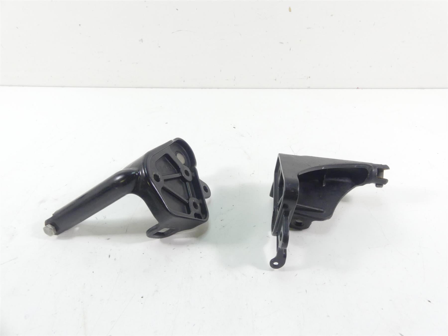 2008 Harley Softail FXSTB Night Train Rider Left Right Footpeg Mounts 33683-07A {{ shop.shopifyCountryName }} - Mototech271