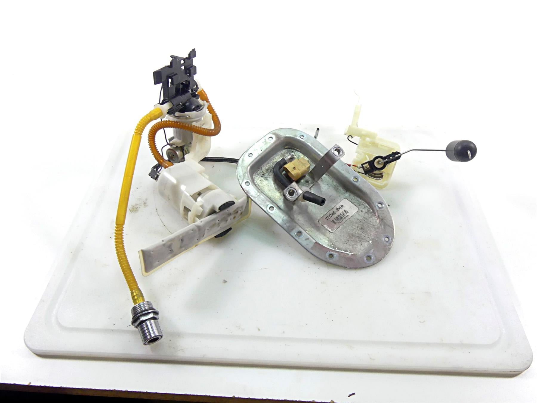 2017 Harley Dyna FXDB Street Bob Fuel Gas Petrol Pump -Tested 75218-04D {{ shop.shopifyCountryName }} - Mototech271