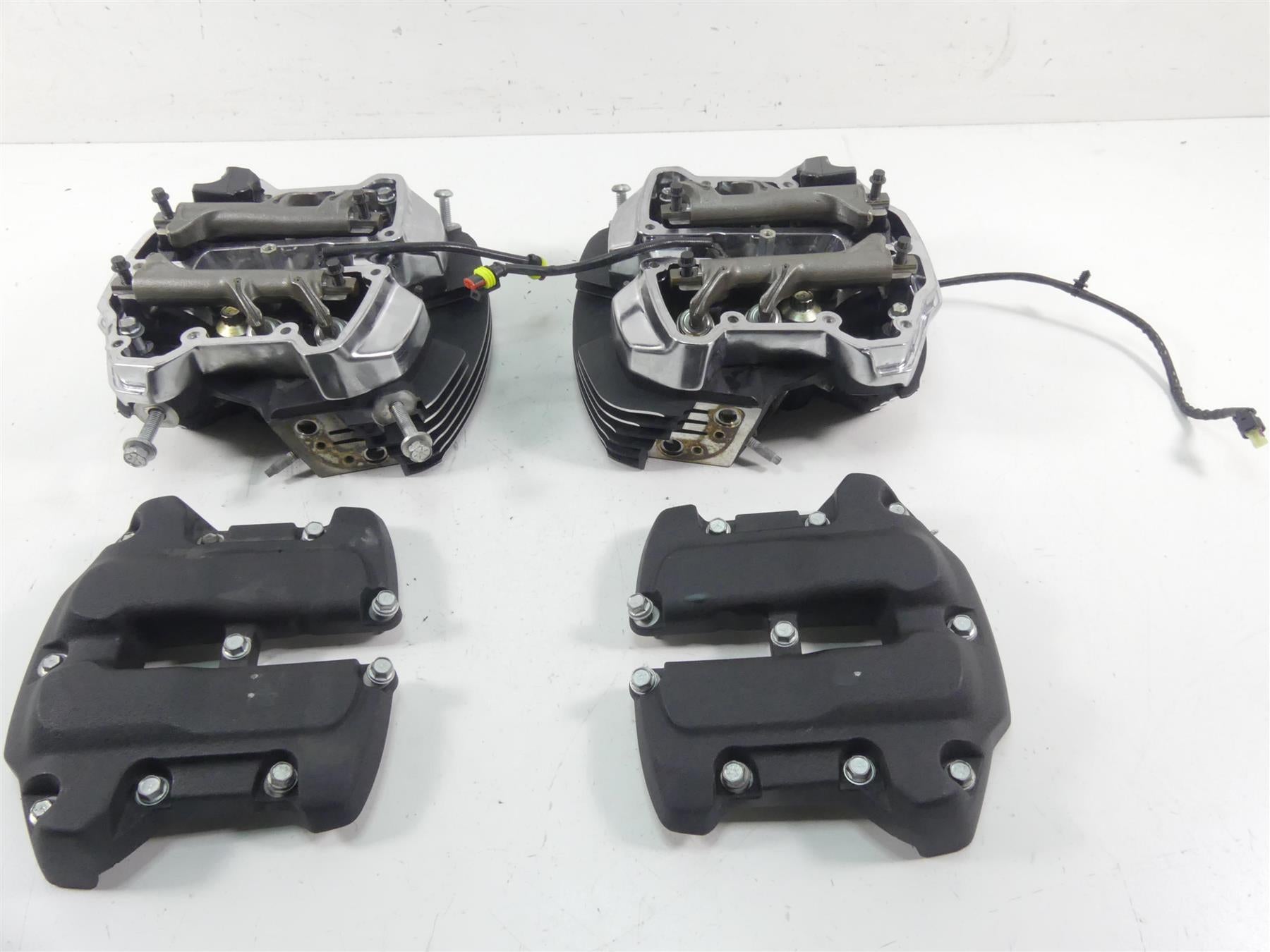 2021 Harley Softail FLSB Sport Glide Cylinder Head M8 107ci Set  16500388 | Mototech271