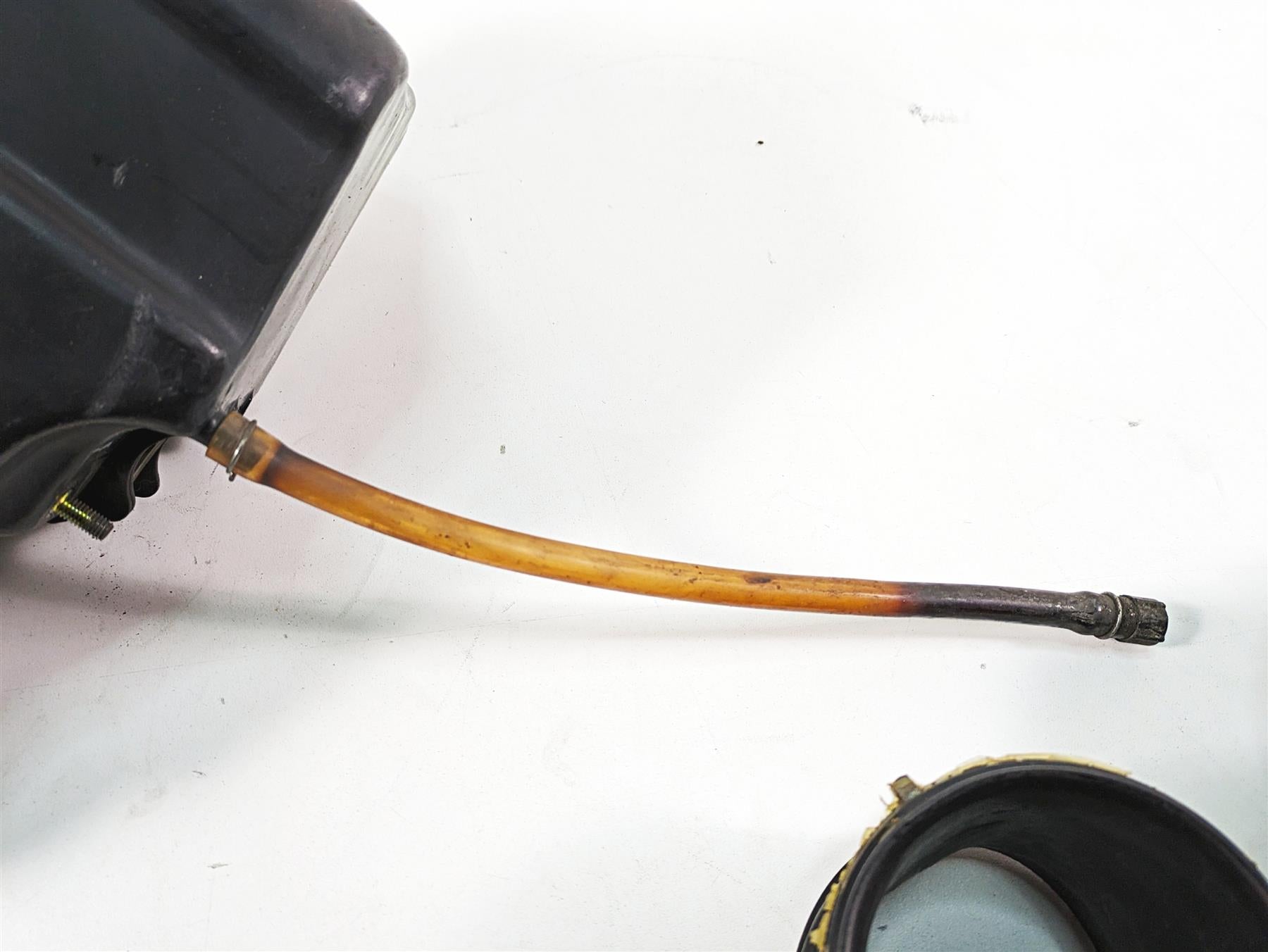 2006 Honda VT1100 C2 Shadow Air Box Cleaner Breather & Tubes 17210-MM8-020 {{ shop.shopifyCountryName }} - Mototech271