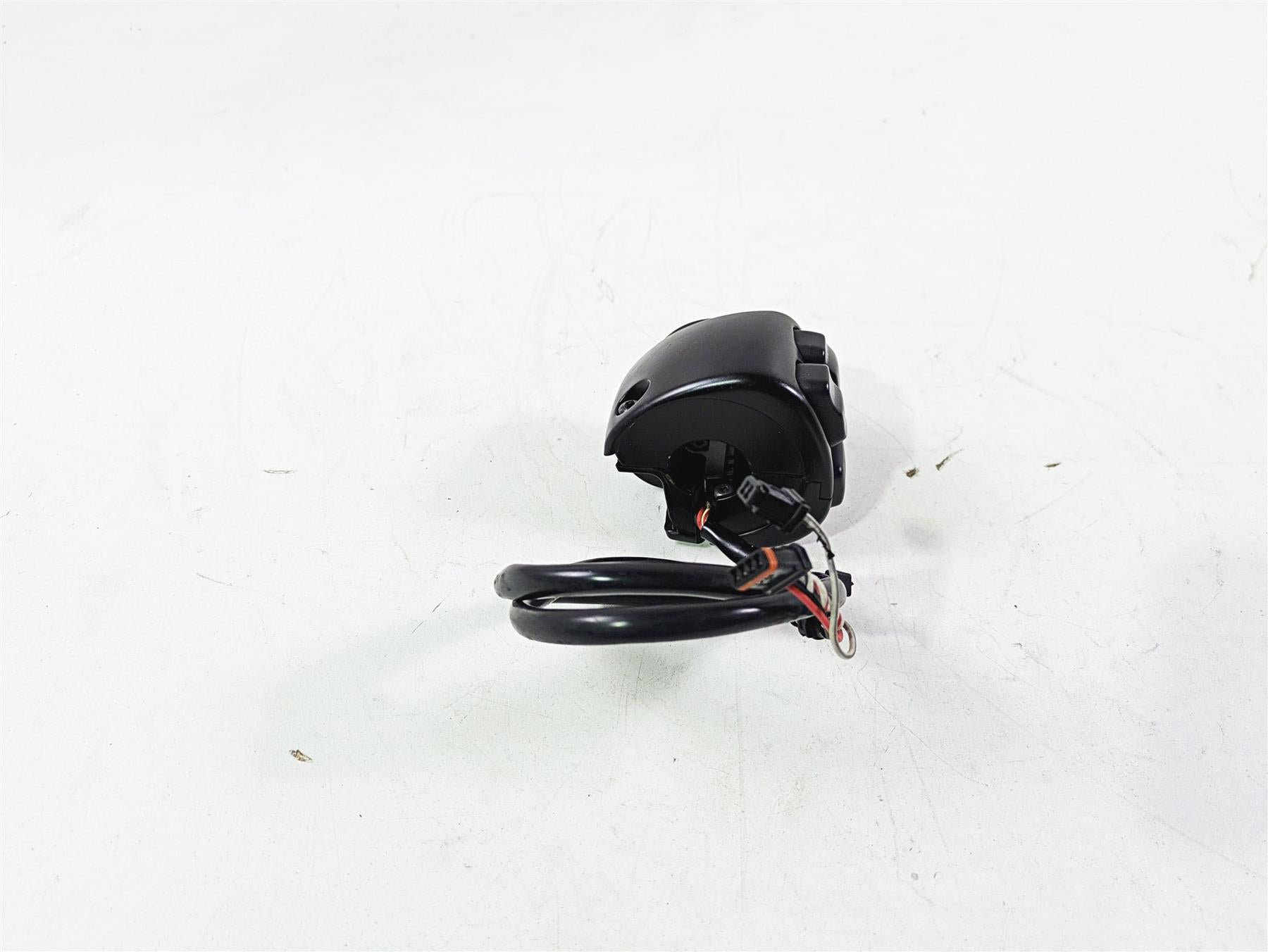 2018 Harley FXBR Softail Breakout Right Hand Start Stop Control Switch 71500462 {{ shop.shopifyCountryName }} - Mototech271