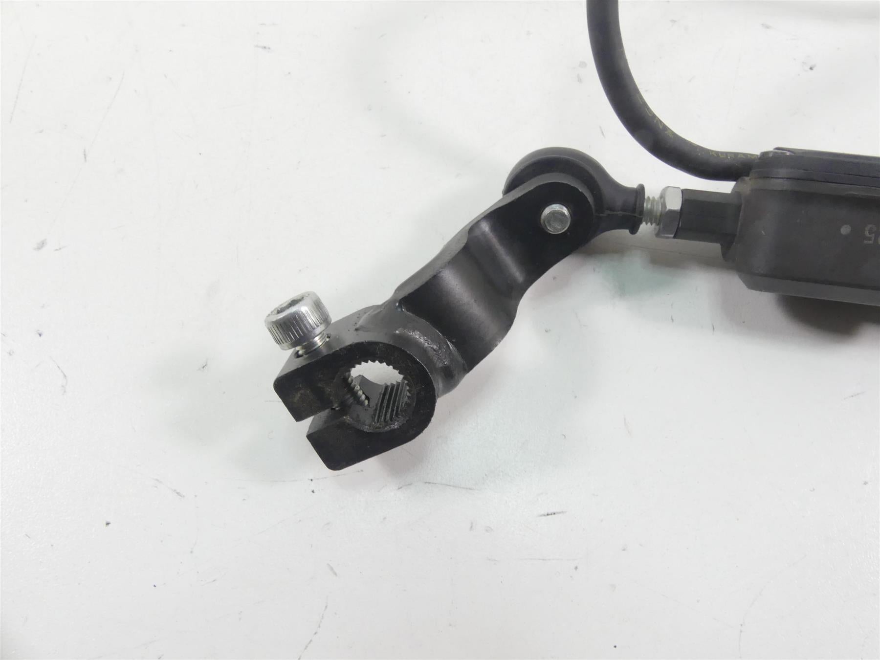 2022 Yamaha MT09 FZ09 Quickshifter Quick Shifter Shift Sensor B7N-82480-10-00 {{ shop.shopifyCountryName }} - Mototech271
