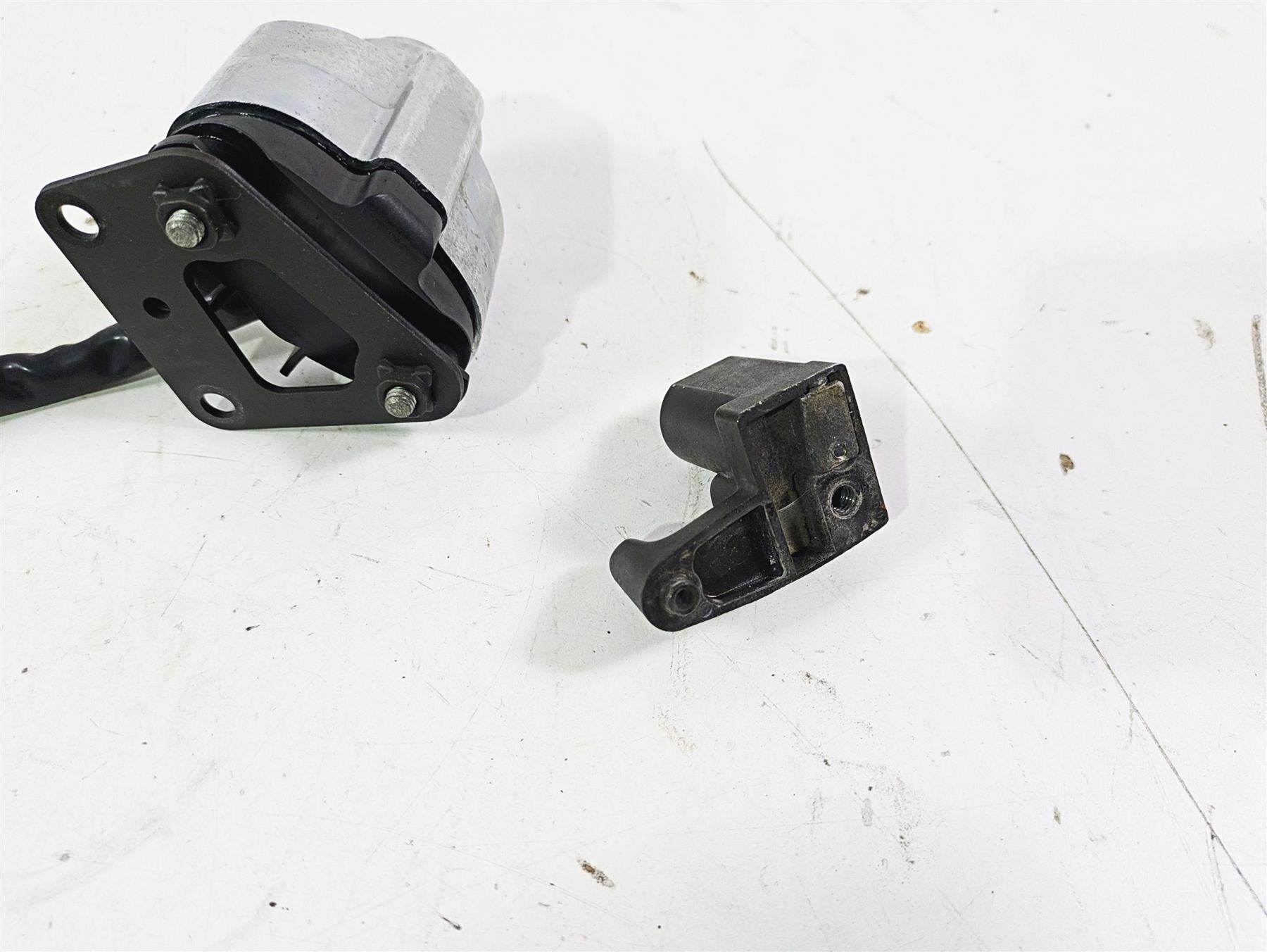 2002 Honda V-Twin VTX1800 C Ignition Switch Key Lock Set 35100-MCH-000 {{ shop.shopifyCountryName }} - Mototech271